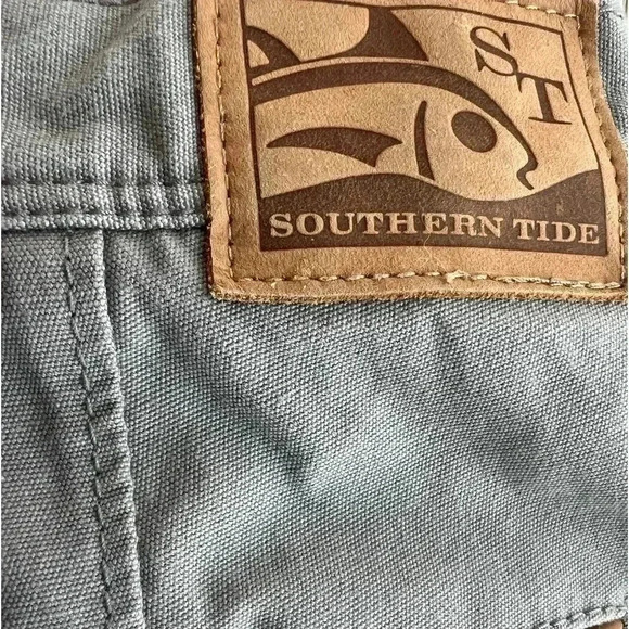 Southern Tide RT7s Men’s Pants. Khaki with Leather Trim Chino Flat Front - Picture 8 of 9